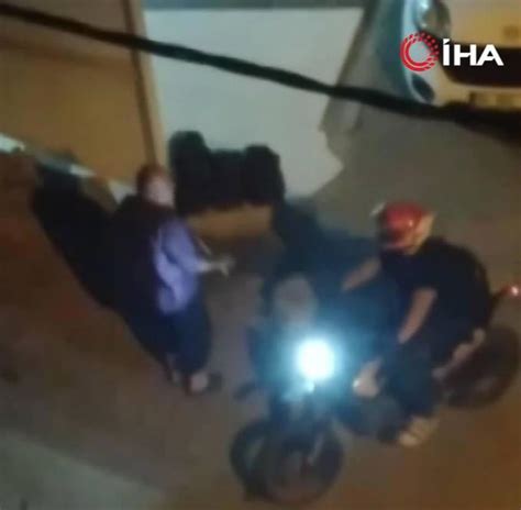 Otobüste 'far' dayağı: Baba ve oğlu şoförü sopayla darp etti.